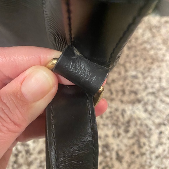 🎈SOLD🎈Louis Vuitton Noe GM Epi - Picture 3 of 15